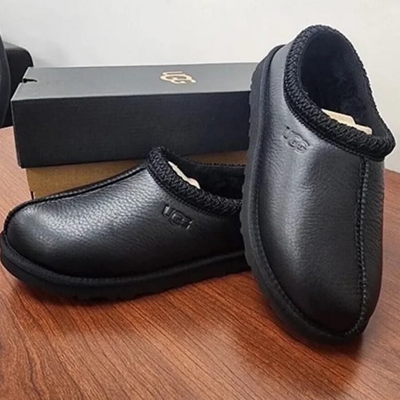 📞🏴‍☠️UGG TASMAN SLIPPERS BLACK LEATHER 🚓🕶️
